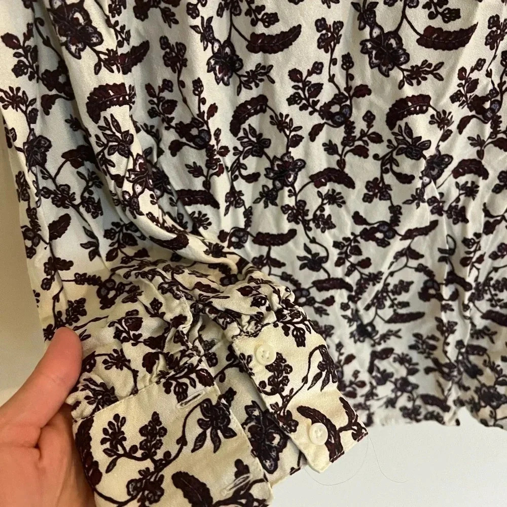 Hinge long sleeve blouse cream with purple  floral design - Picture 4 of 5